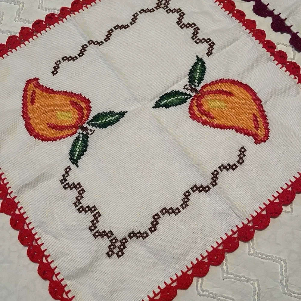 VTG  Needlepoint Tea Towels Set Of 2 Crochet‎ Trim Farmhouse Chic Handmade Decor